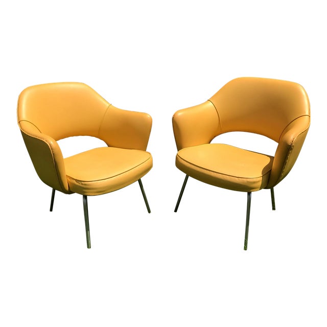 original-1950s-vintage-eero-saarinen-for-knoll-model-71-executive-armchairs-a-pair-0595